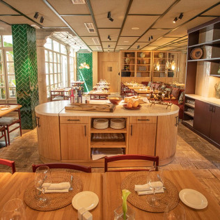 Masaje Oriental y Cena Romántica para dos en Hotel Hospes Las Casas del Rey de Baeza 4* (Sevilla)