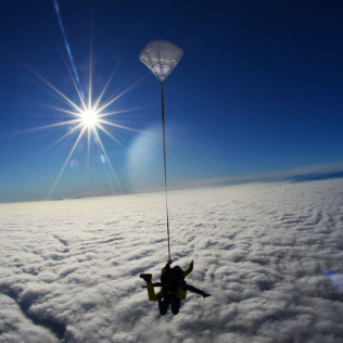 Salto en Paracaídas desde 4000 metros con Fotos o Vídeo (Empuriabrava, Girona) - TANDEM SILVER
