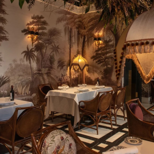 Menú Degustación para dos en Restaurante T22 del Hotel Casa Palacio María Luisa 5* GL (Jerez de la Frontera, Cádiz)