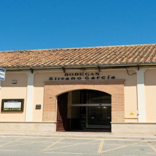 Visita a Bodegas Silvano García con Cata de Vinos y Aperitivo para dos (Jumilla, Murcia)