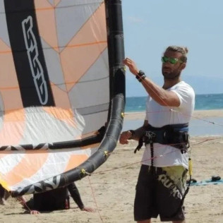 Curso de Wing Surf Foil Semi-Privado para dos (Tarifa, Cádiz)