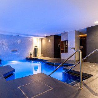 Circuito Spa con Cava o Zumo, Masaje y Cena para dos en Serena SPA @ Grums Hotel 4* (Barcelona) 