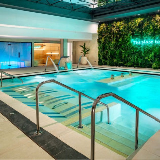 360° Experience: Zona Wellness, Masaje Facial y Corporal Descontracturante en Hotel Catalonia Plaza España 4* (Madrid)