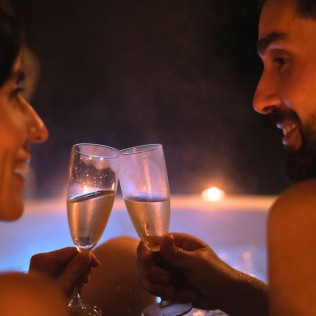 Escapada con Desayuno, Jacuzzi y Detalle de Bienvenida en Cabañas O Recuncho do Sor (O Barqueiro, A Coruña)