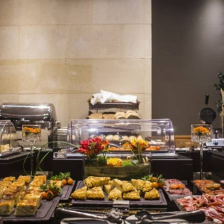 Acceso a Piscina Relax, Masaje Relajante y Brunch con Jazz en Directo en el Hotel Hospes Amérigo 5* (Alicante)