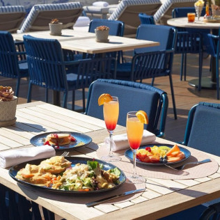 Brunch para dos con Vistas al Mar en el Hotel H10 Port Vell 4* (Barcelona)