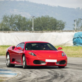 Copilotaje de Ferrari F430 en el Circuito Vasco Sameiro (Braga, Portugal)