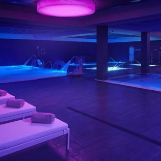 Circuito Spa en Recorrido Marino, Masaje Relajante y Cena Degustación para dos en Hotel & Thalasso Villa Antilla (Orio, Guipúzcoa)