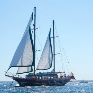 Paseo en Barco y Ruta en Superdeportivo para dos (Barcelona)