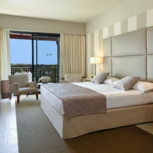 Escapada con Spa en Hotel Precise Resort El Rompido 5* y Paseo en Globo con Desayuno, Cava y Vídeo para dos (Huelva)