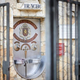 Visita a las Bodegas Irache con Degustación de Vinos y Aperitivo para dos (Navarra) 