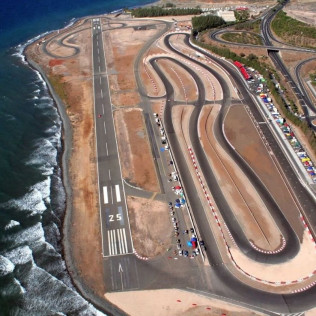 Conducción de un Fun Cup en el Circuito de Maspalomas (Gran Canaria)