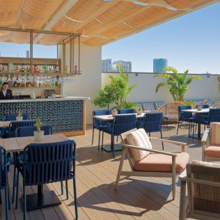Brunch para dos con Vistas al Mar en el Hotel H10 Port Vell 4* (Barcelona)