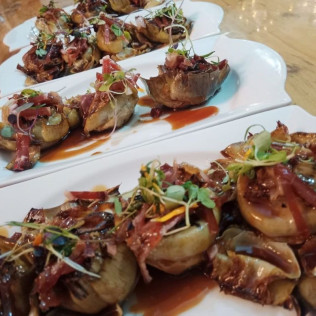 Comida o Cena para dos en Restaurante Abrasador Mesón La Ronda (Carcabuey, Córdoba)
