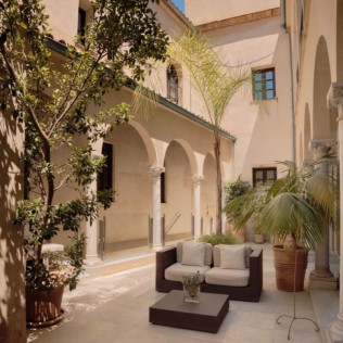 Termas Romanas y Tratamiento Facial Fleur de Bali en Hospes Palacio del Bailío 5* (Córdoba)
