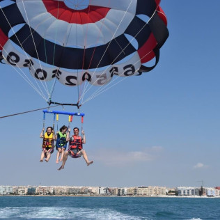 Parasailing (Torrevieja, Alicante)