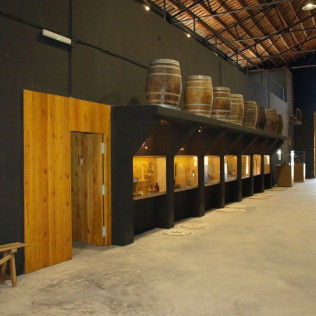 Escapada en Hotel con Visita a Bodega y Cena Maridaje en Bodegas Besalduch Valls & Bellmunt (Castellón)