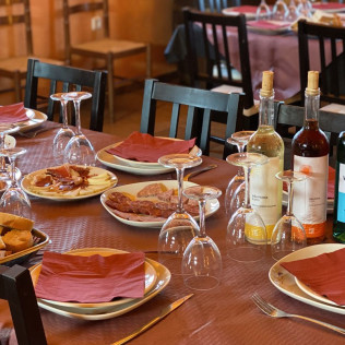 Visita a Bodegas Perfer con Cata de Vinos y Aperitivo para dos (Uleila del Campo, Almería)