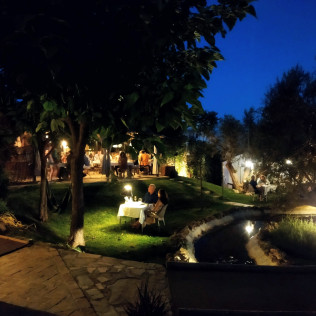 Jacuzzi y Comida o Cena para dos en Hotel Rural Alquería de Los Lentos (Nigüelas, Granada)