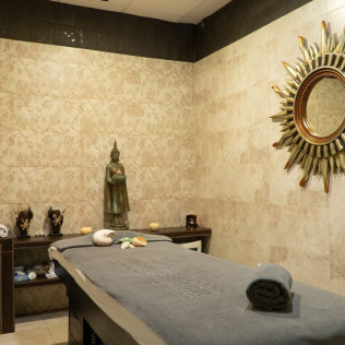 Pack Romántico Relax: Spa con Cava y Bombones y Masaje para dos en Tahara Spa del Hotel Sun Palace Albir & Spa 4* (Alfàs del Pi, Alicante)