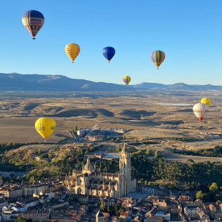 Vuelo en Globo con Fotos, Vídeo y Menú con Cochinillo (Segovia)
