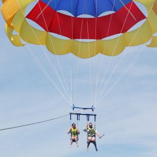 Parasailing (Torrevieja, Alicante)
