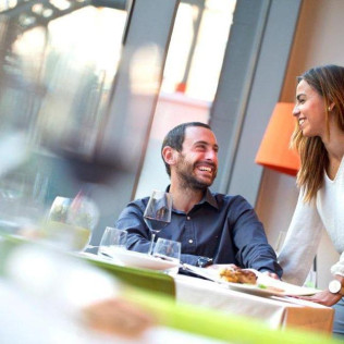 Circuito Spa, Masaje y Comida o Cena para dos en Hotel Primus 4* (Valencia) 