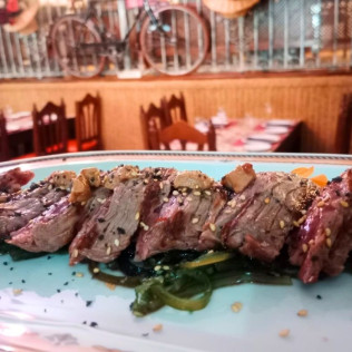 Menú para dos en Restaurante Abrasador Mesón La Ronda (Carcabuey, Córdoba)