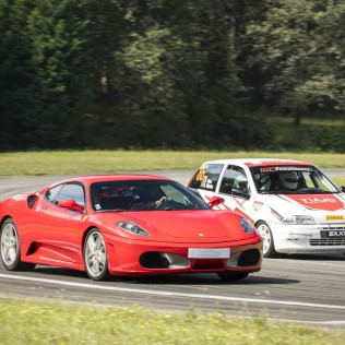 Copilotaje de Ferrari F430 en el Circuito Vasco Sameiro (Braga, Portugal)
