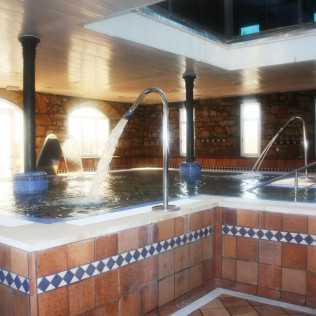 Circuito Spa y Cena Romántica para dos en Hotel Balneario de Corconte (Burgos)
