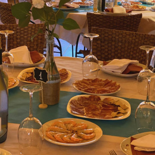Visita a Bodegas Perfer con Cata de Vinos y Aperitivo para dos (Uleila del Campo, Almería)