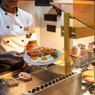 Zona Wellness, Desayuno y Masaje en Catalonia Plaza España 4* (Madrid)