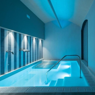 Circuito Spa, Masaje y Cena para dos en Hotel Catalonia Plaza Catalunya 4* (Barcelona)