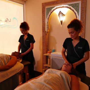 Masaje y Envoltura o Exfoliación con Opción a Jacuzzi Privado y Cena en Aguas del Sol Centro Wellness (Torremolinos, Málaga)