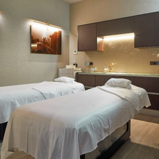 Escapada Beauty Flash con Circuito Spa, Masajes y Cava en Alàbriga Hotel & Home Suites 5* GL (Sant Feliu de Guíxols, Girona)