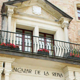 Escapada de 2 Noches en Hotel Alcázar de la Reina 4*, Visita a la Destilería Puerto de Indias y Visita a Carmona (Sevilla)