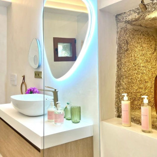 Escapada Romántica en Suite con Desayuno, Comida y Spa en Aldea Calma (Pontevedra)