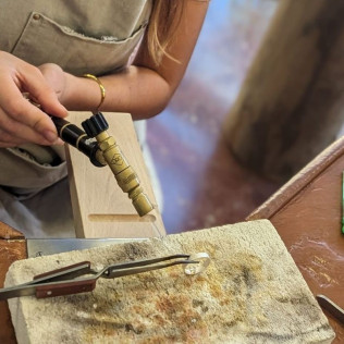 Taller de Joyería Fuego Eterno para dos: Cread Vuestras Alianzas (Barcelona)