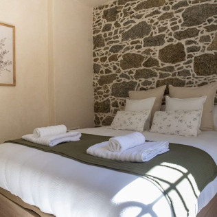 Escapada de 2 Noches en La Casita del Churrero (Castillo de Bayuela, Toledo)