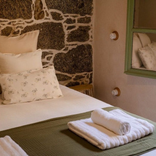 Escapada de 2 Noches en La Casita del Churrero (Castillo de Bayuela, Toledo)