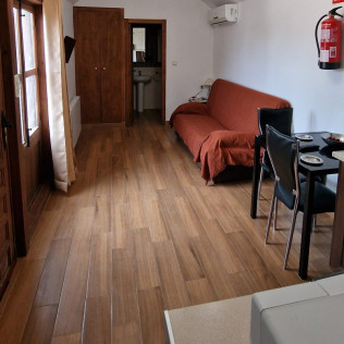 Escapada con Jacuzzi Privado en Vagón de Tren de Alojamientos Casa Ruiz (Caravaca De La Cruz, Murcia)