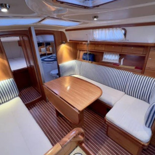 Puesta de Sol en Velero Privado con Cava y Opción a Cena y Noche a Bordo para dos (Barcelona)