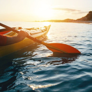 Alquiler de Kayak Doble con Snorkel Opcional (Castelldefels, Barcelona)