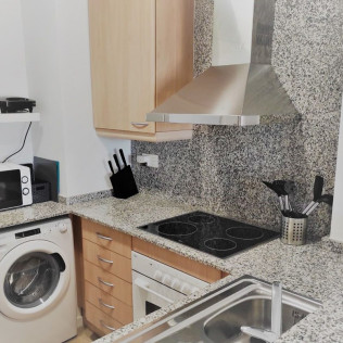 Escapada de 2 Noches con Desayuno, Jacuzzi, Masaje y Cena Opcionales en Apartamento El Rincón de Vega (Playa de Amposta, Tarragona)