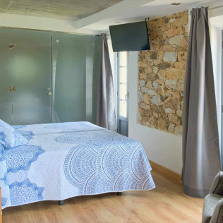 Escapada con Desayuno en Apartamentos La Llongar Piloña (Infiesto, Asturias)