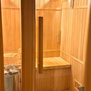 Escapada de 2 Noches con Spa Privado en Montserrat Paradise Apartament (Monistrol de Montserrat, Barcelona)