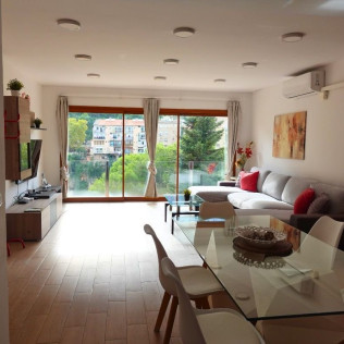 Escapada de 2 Noches con Spa Privado en Montserrat Paradise Apartament (Monistrol de Montserrat, Barcelona)
