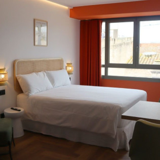 Escapada con Desayuno en Aparthotel Casa Fages (Figueres, Girona)
