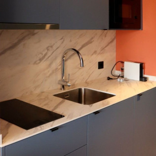 Escapada con Desayuno en Aparthotel Casa Fages (Figueres, Girona)
