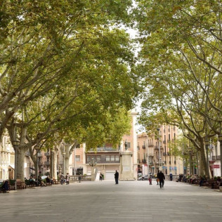 Escapada con Desayuno en Aparthotel Casa Fages (Figueres, Girona)
